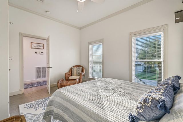 14458 Spyglass Circle, Galveston, TX 77554