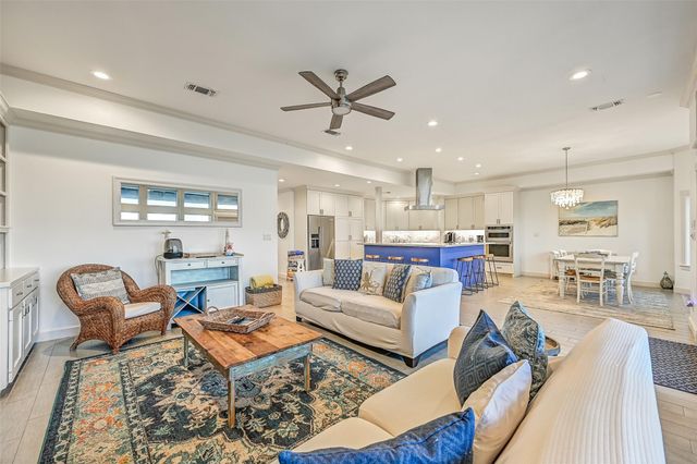 14458 Spyglass Circle, Galveston, TX 77554