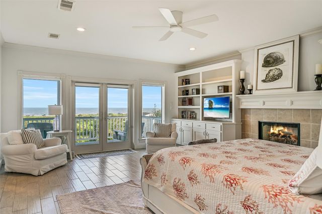 14458 Spyglass Circle, Galveston, TX 77554