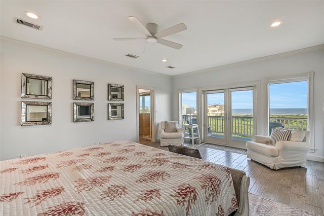 14458 Spyglass Circle, Galveston, TX 77554