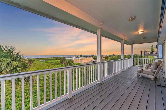 14458 Spyglass Circle, Galveston, TX 77554