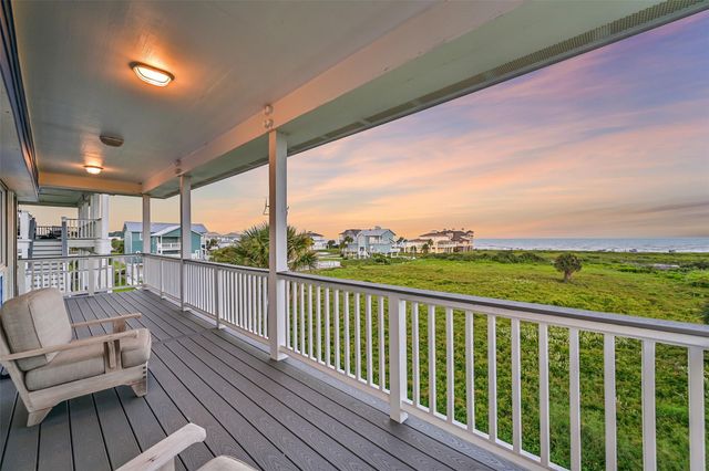 14458 Spyglass Circle, Galveston, TX 77554