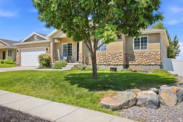 172 W ARUBA DR, Saratoga Springs, UT 84045