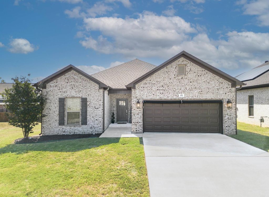 120 Lydia Drive, Maumelle, AR 72113