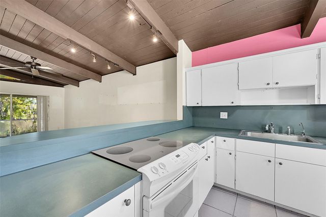 235 Briarwood Circle 2-12A, Hollywood, FL 33024