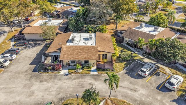 235 Briarwood Circle 2-12A, Hollywood, FL 33024