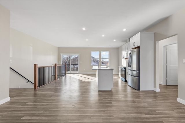 5700 CAMDEN CIR, Columbia, MO 65201