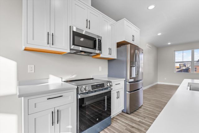 5700 CAMDEN CIR, Columbia, MO 65201