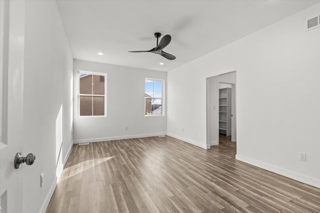 5700 CAMDEN CIR, Columbia, MO 65201