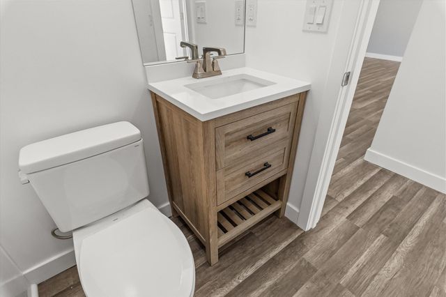 5700 CAMDEN CIR, Columbia, MO 65201