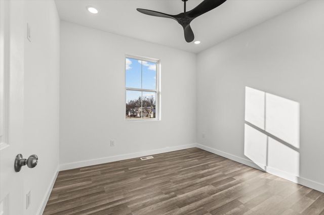 5700 CAMDEN CIR, Columbia, MO 65201