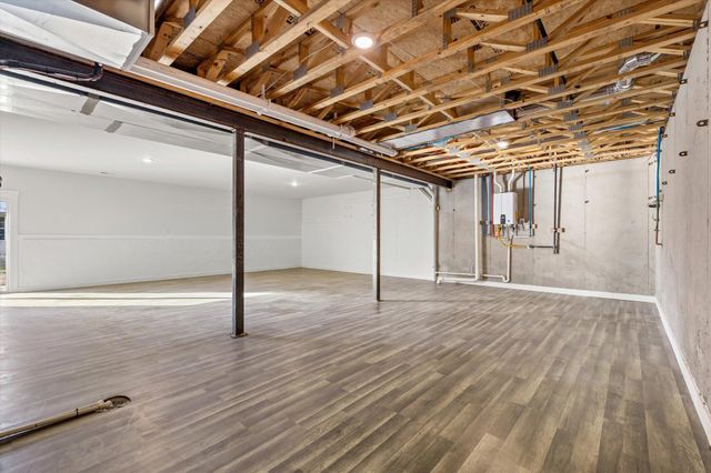 5700 CAMDEN CIR, Columbia, MO 65201