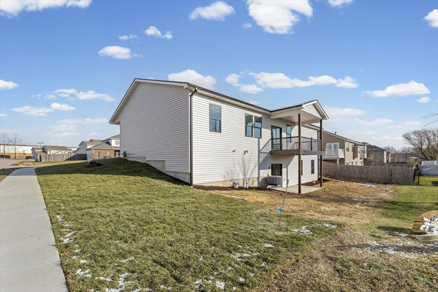 5700 CAMDEN CIR, Columbia, MO 65201