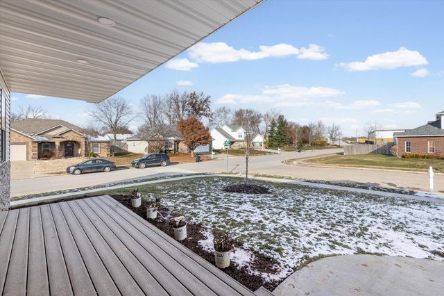 5700 CAMDEN CIR, Columbia, MO 65201