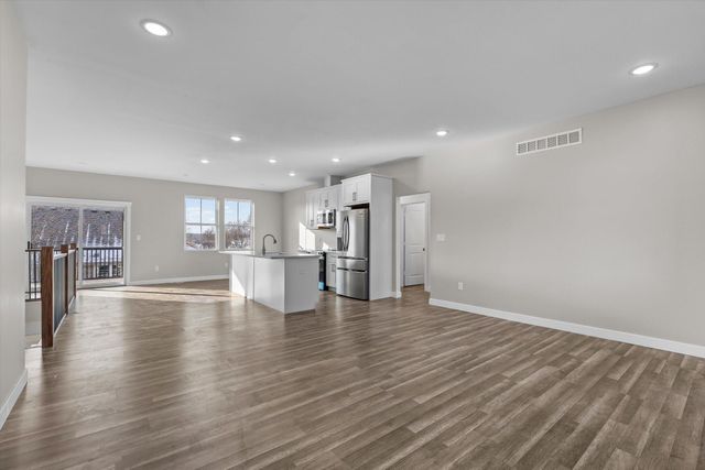 5700 CAMDEN CIR, Columbia, MO 65201