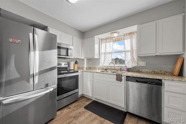 1949 Hunting Lake Court 304, Kirkwood, MO 63122