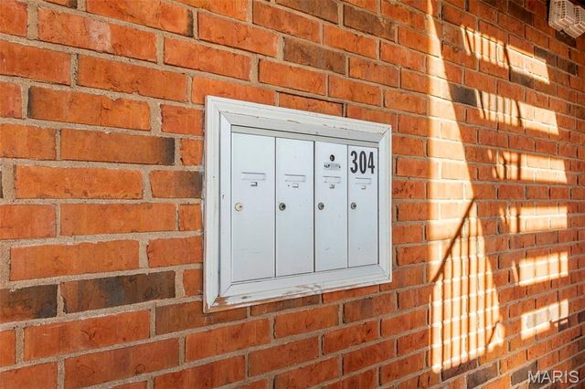 1949 Hunting Lake Court 304, Kirkwood, MO 63122