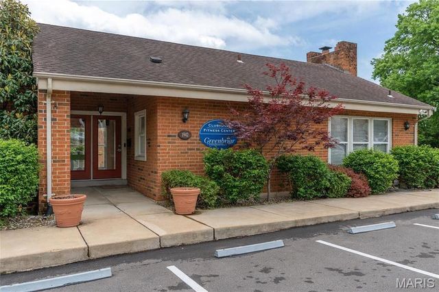 1949 Hunting Lake Court 304, Kirkwood, MO 63122