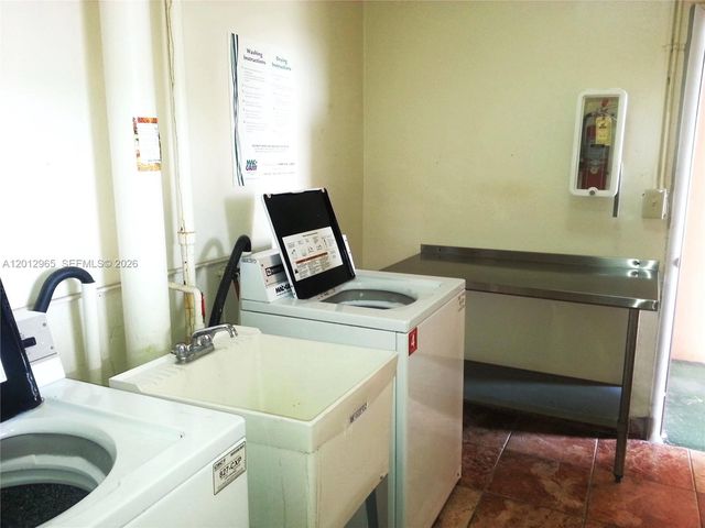 1770 NE 191st Street 813-1, Miami, FL 33179