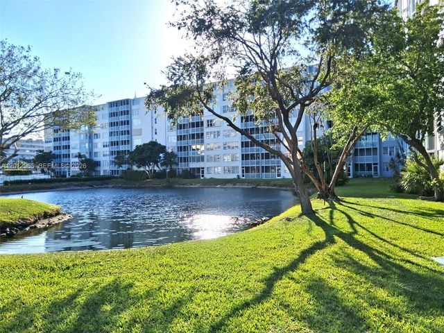 1770 NE 191st Street 813-1, Miami, FL 33179