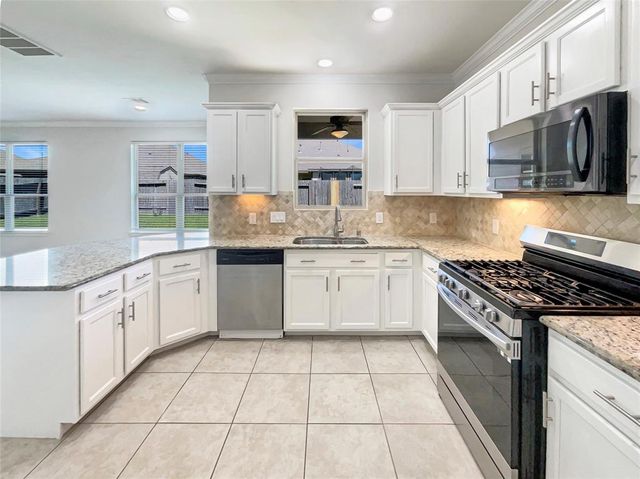 2229 Orchid Hill Drive N, Conroe, TX 77301