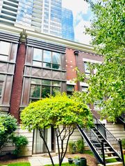 1346 S Indiana Parkway, Chicago, IL 60605