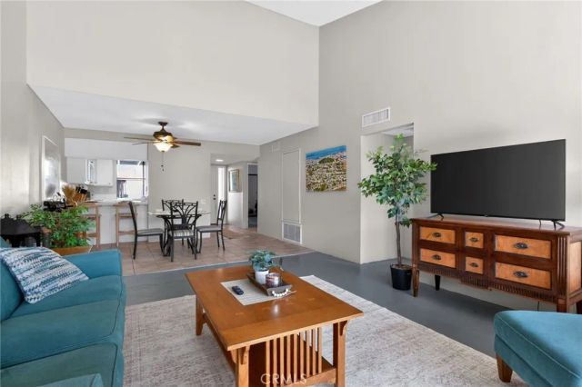 1149 Via Tenis, Palm Springs, CA 92262