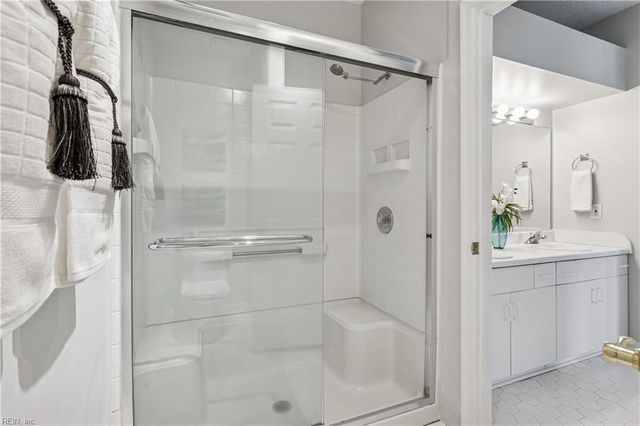 1044 Porte Harbour Arch Apt 202, Hampton, VA 23664