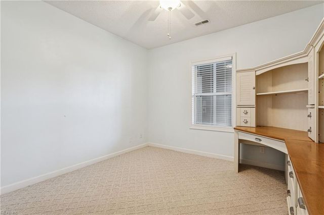 1044 Porte Harbour Arch Apt 202, Hampton, VA 23664