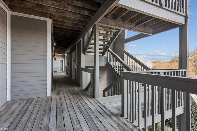 1044 Porte Harbour Arch Apt 202, Hampton, VA 23664