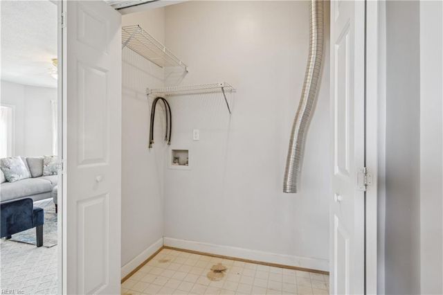 1044 Porte Harbour Arch Apt 202, Hampton, VA 23664