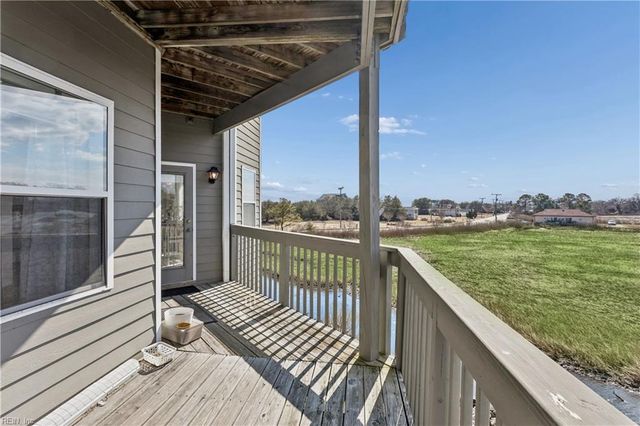 1044 Porte Harbour Arch Apt 202, Hampton, VA 23664