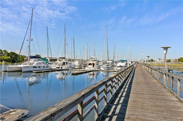 1044 Porte Harbour Arch Apt 202, Hampton, VA 23664