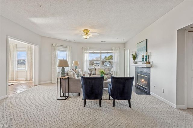 1044 Porte Harbour Arch Apt 202, Hampton, VA 23664