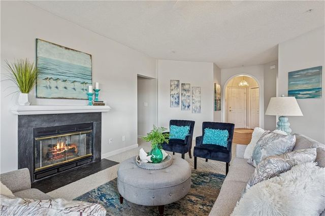 1044 Porte Harbour Arch Apt 202, Hampton, VA 23664