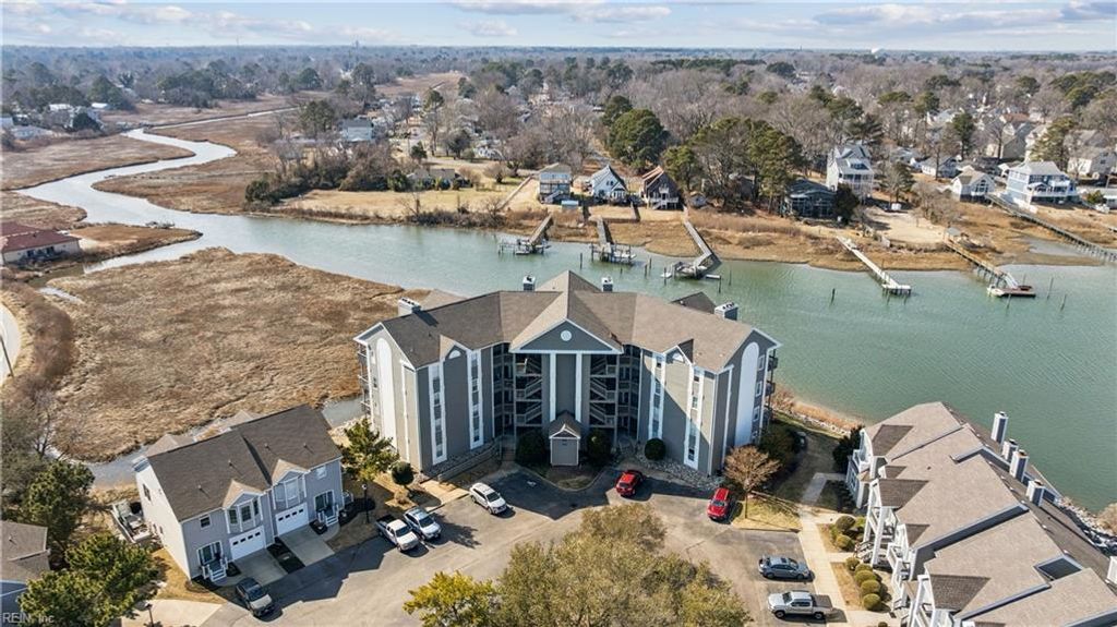 1044 Porte Harbour Arch Apt 202, Hampton, VA 23664