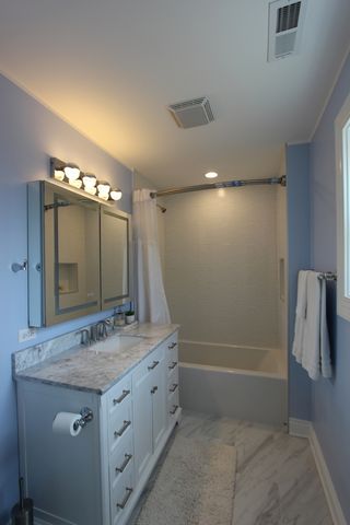 4719 W Warwick Avenue, Chicago, IL 60641