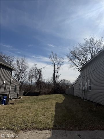 2825 York Avenue, Cleveland, OH 44113