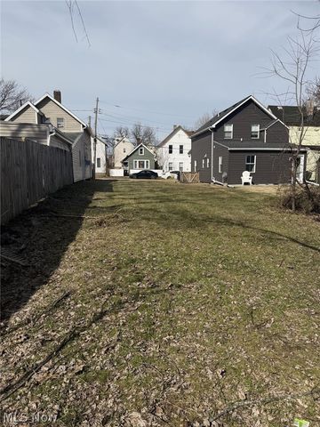 2825 York Avenue, Cleveland, OH 44113