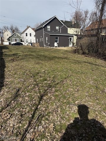 2825 York Avenue, Cleveland, OH 44113