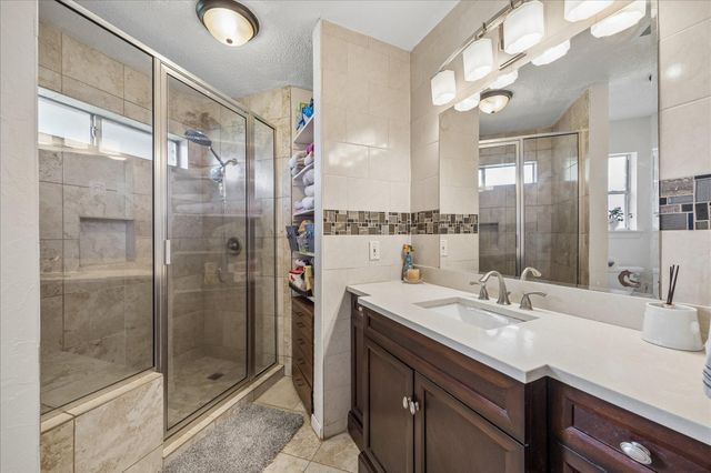 6606 Pleasant Stream Drive, Katy, TX 77449