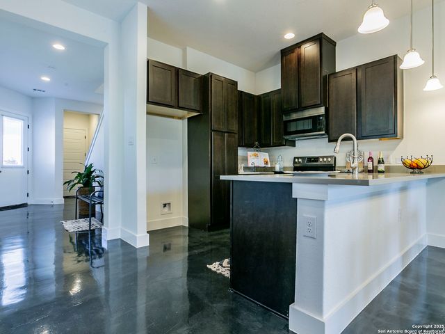 1430 Hays #101, San Antonio, TX 78202