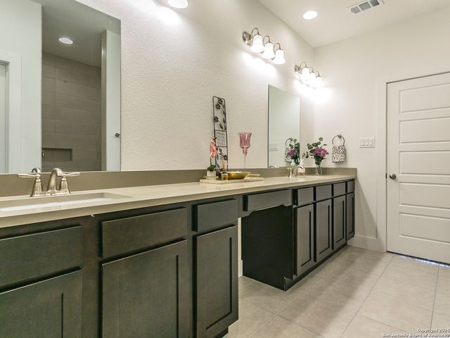 1430 Hays #101, San Antonio, TX 78202