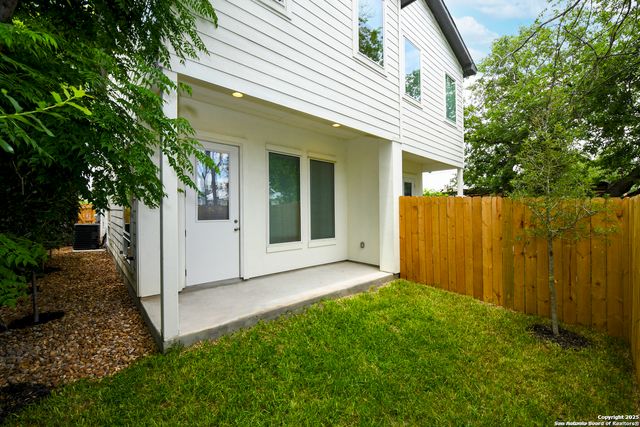 1430 Hays #101, San Antonio, TX 78202