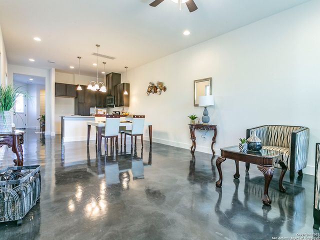 1430 Hays #101, San Antonio, TX 78202