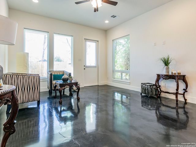 1430 Hays #101, San Antonio, TX 78202