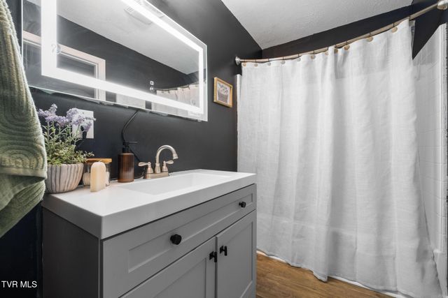 1009 Westminister Drive, Johnson City, TN 37604