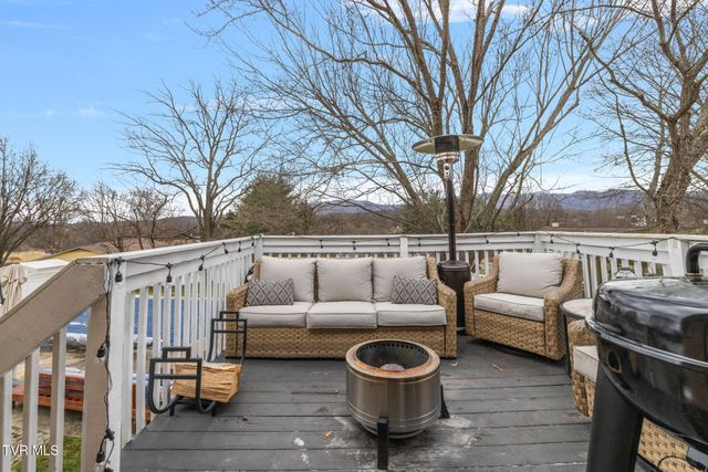 1009 Westminister Drive, Johnson City, TN 37604