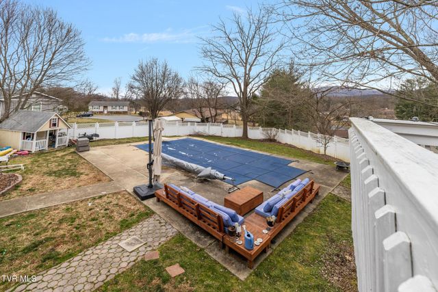 1009 Westminister Drive, Johnson City, TN 37604