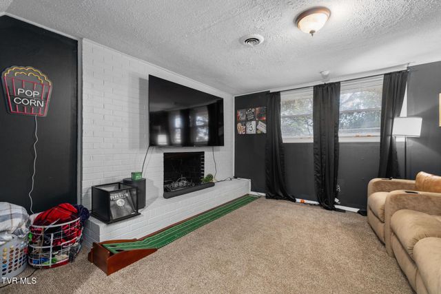 1009 Westminister Drive, Johnson City, TN 37604